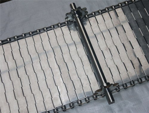 不銹鋼沖孔鏈板輸送機(jī) 圖 帶擋板物料爬坡輸送機(jī) 邯鄲輸送機(jī)